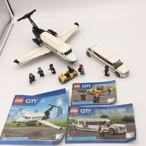 Lego  City Airport Service Building Set Plane Limousine Vehicle 5 Figures 60102